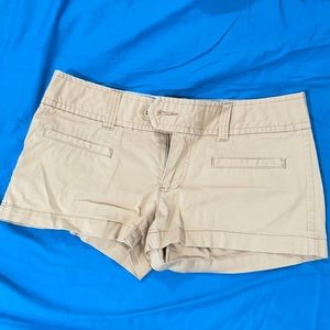Khaki American Eagle shorts